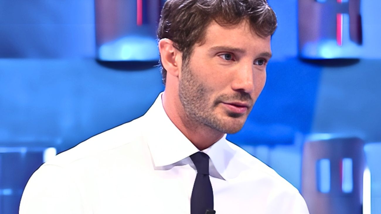 Affari Tuoi, pioggia di critiche per Stefano De Martino: "Il più grande problema dopo Amadeus"